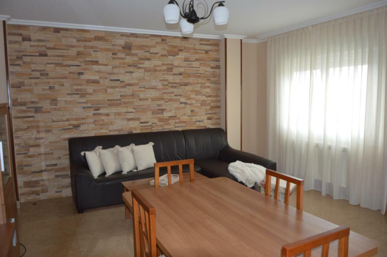 Piso Da Empegada Lägenhet Arzúa Exteriör bild